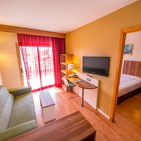 Golden Avenida Family Suites 4* Salou Eksteriør billede