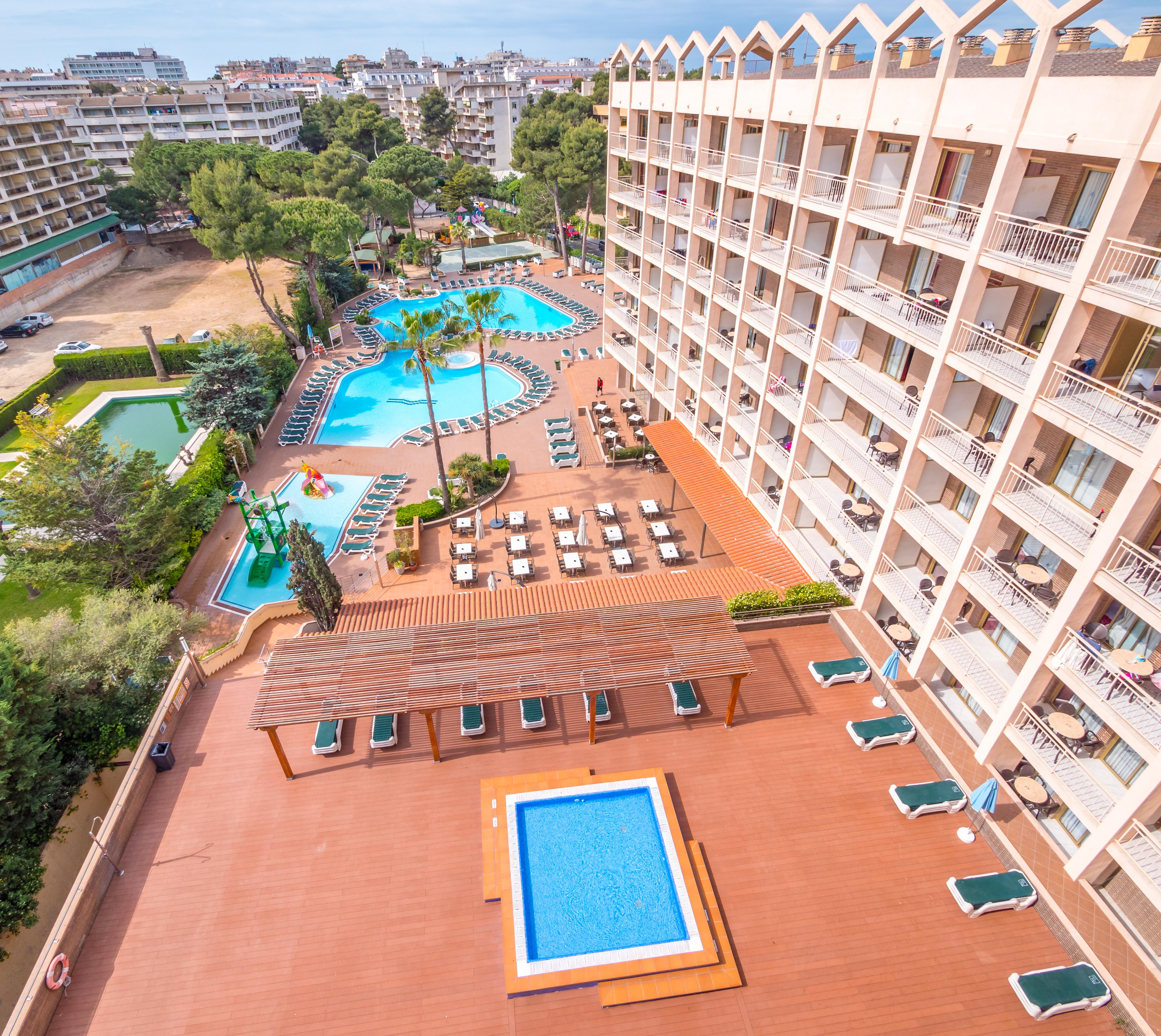 Golden Avenida Family Suites 4* Salou Eksteriør billede