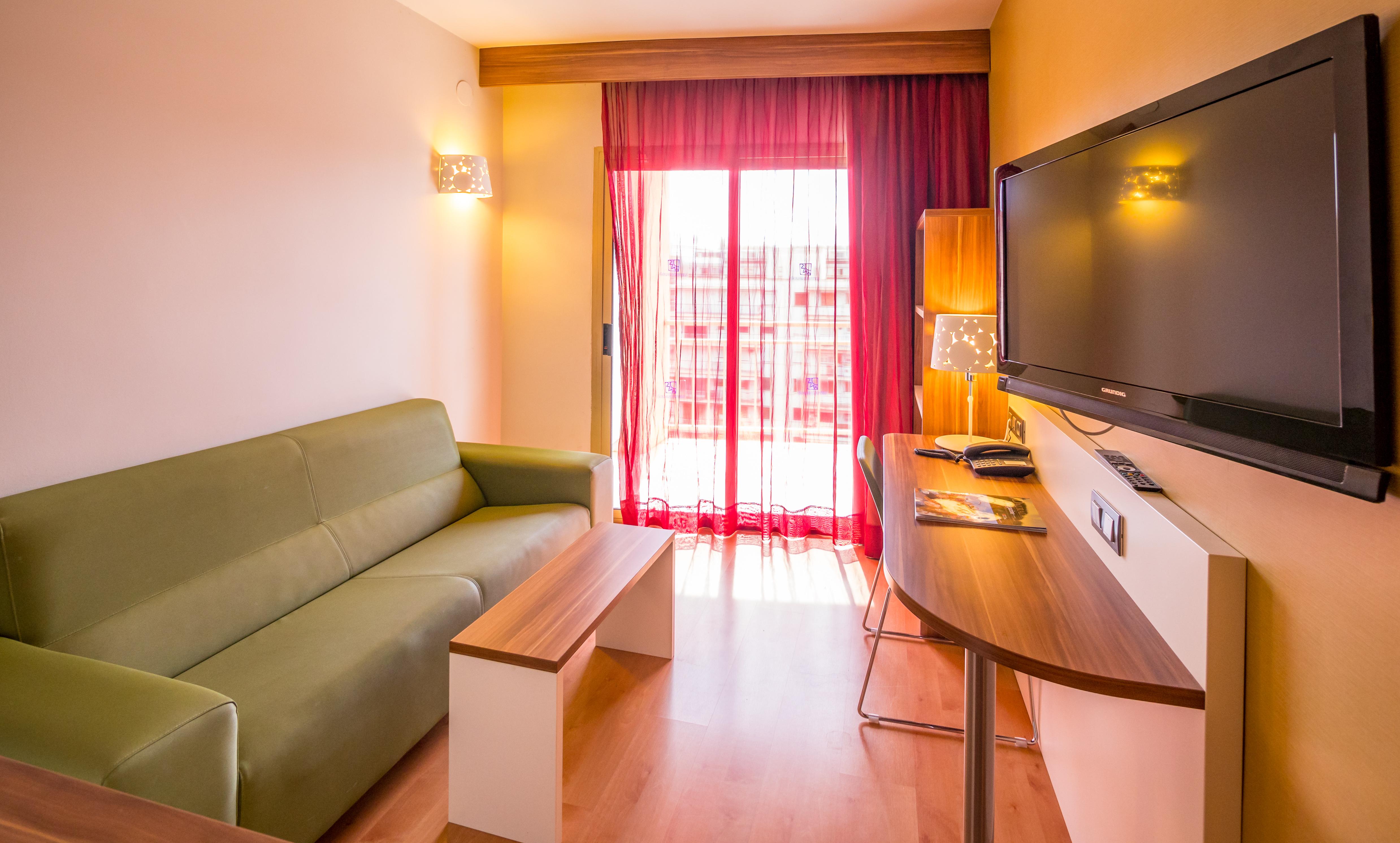 Golden Avenida Family Suites 4* Salou Eksteriør billede