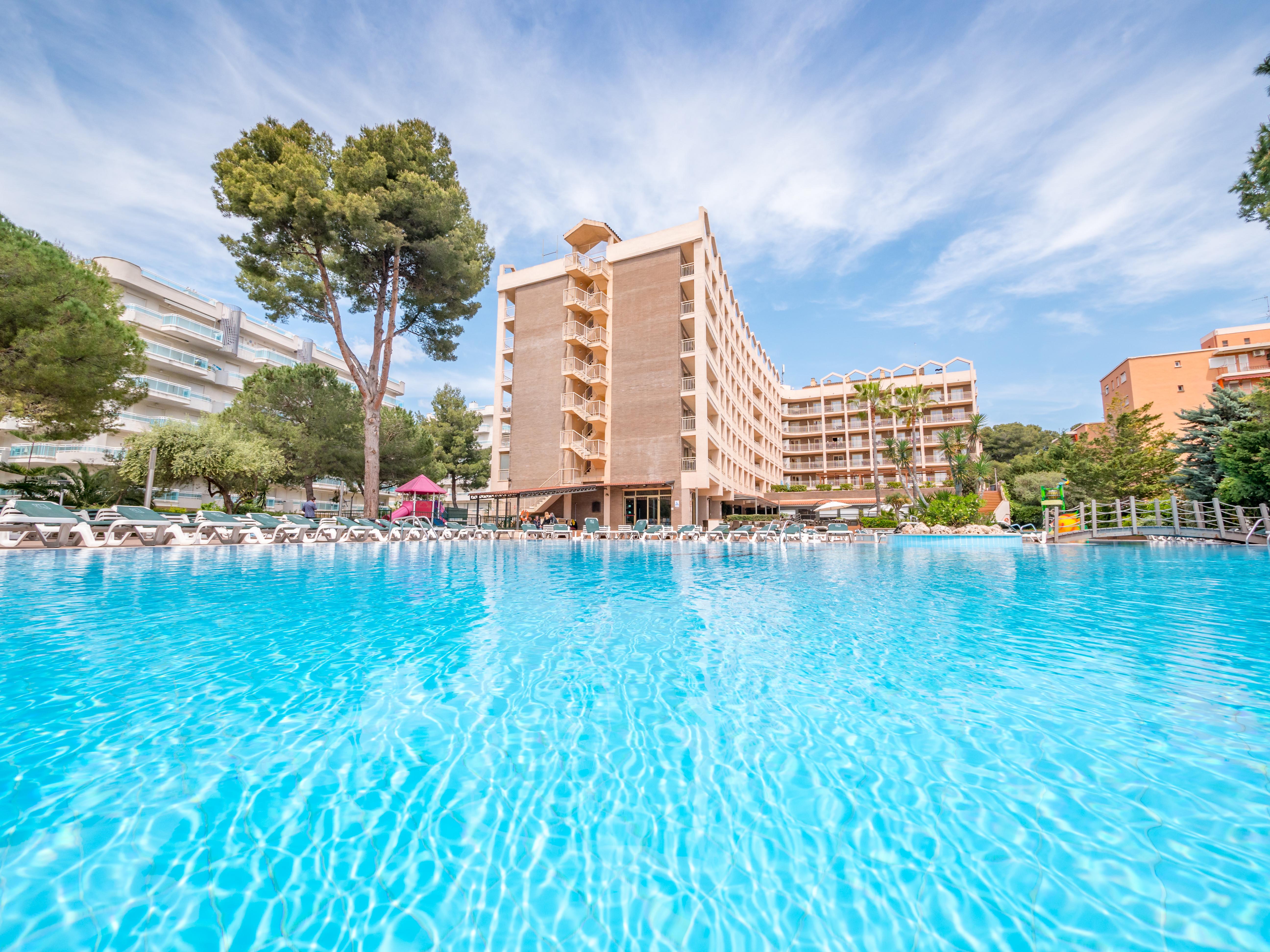 Golden Avenida Family Suites 4* Salou Eksteriør billede