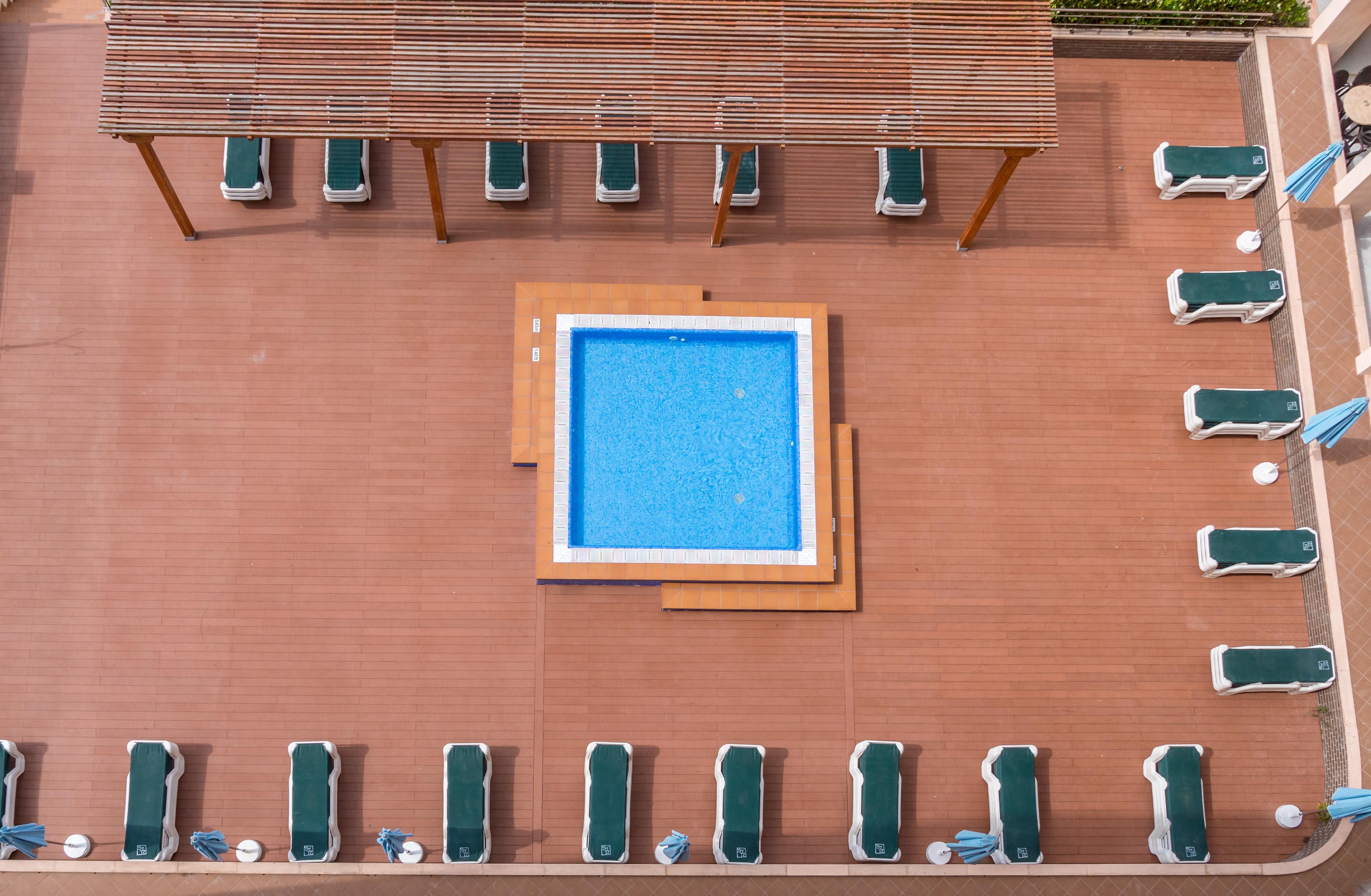 Golden Avenida Family Suites 4* Salou Eksteriør billede