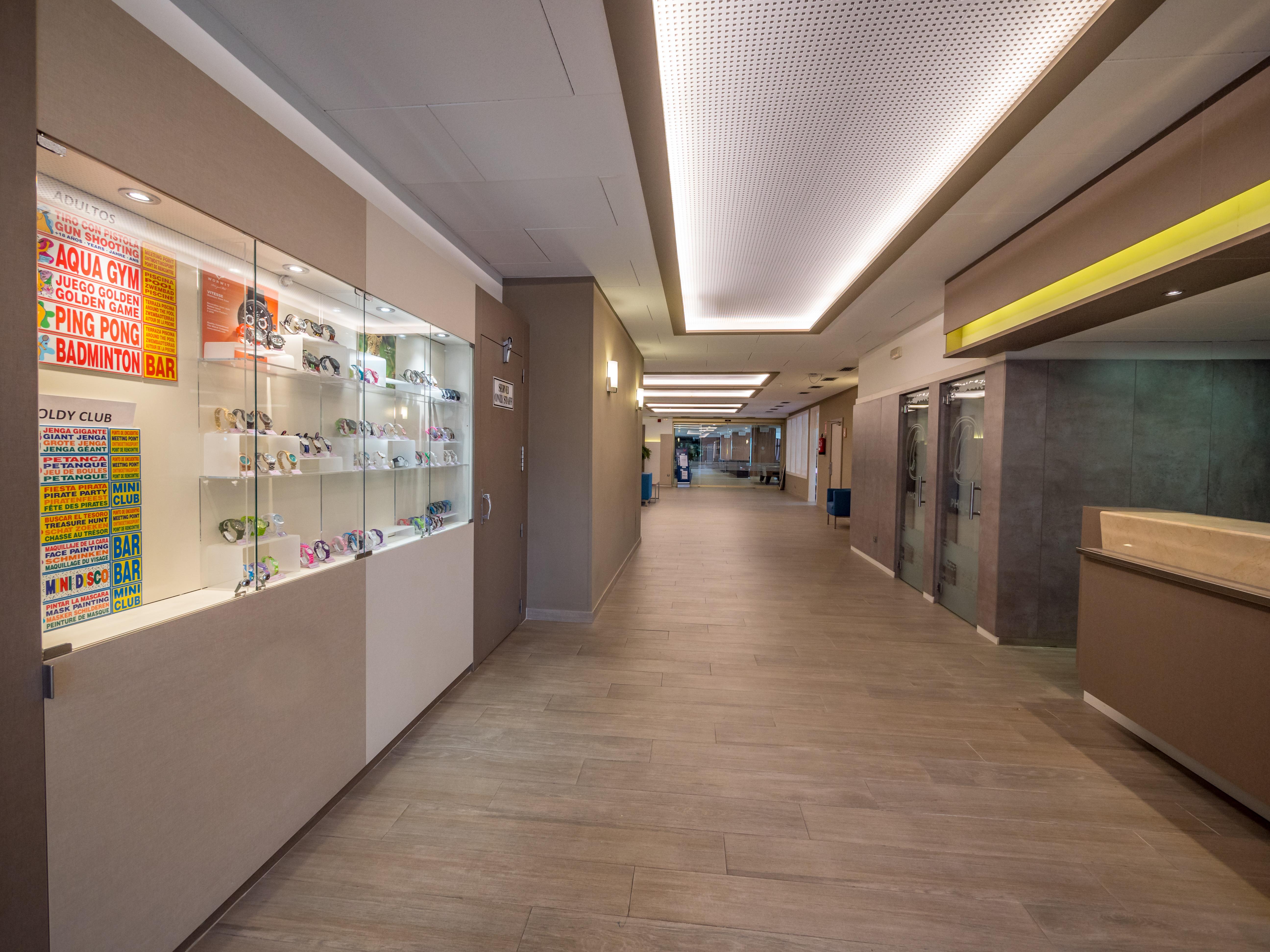 Golden Avenida Family Suites 4* Salou Eksteriør billede