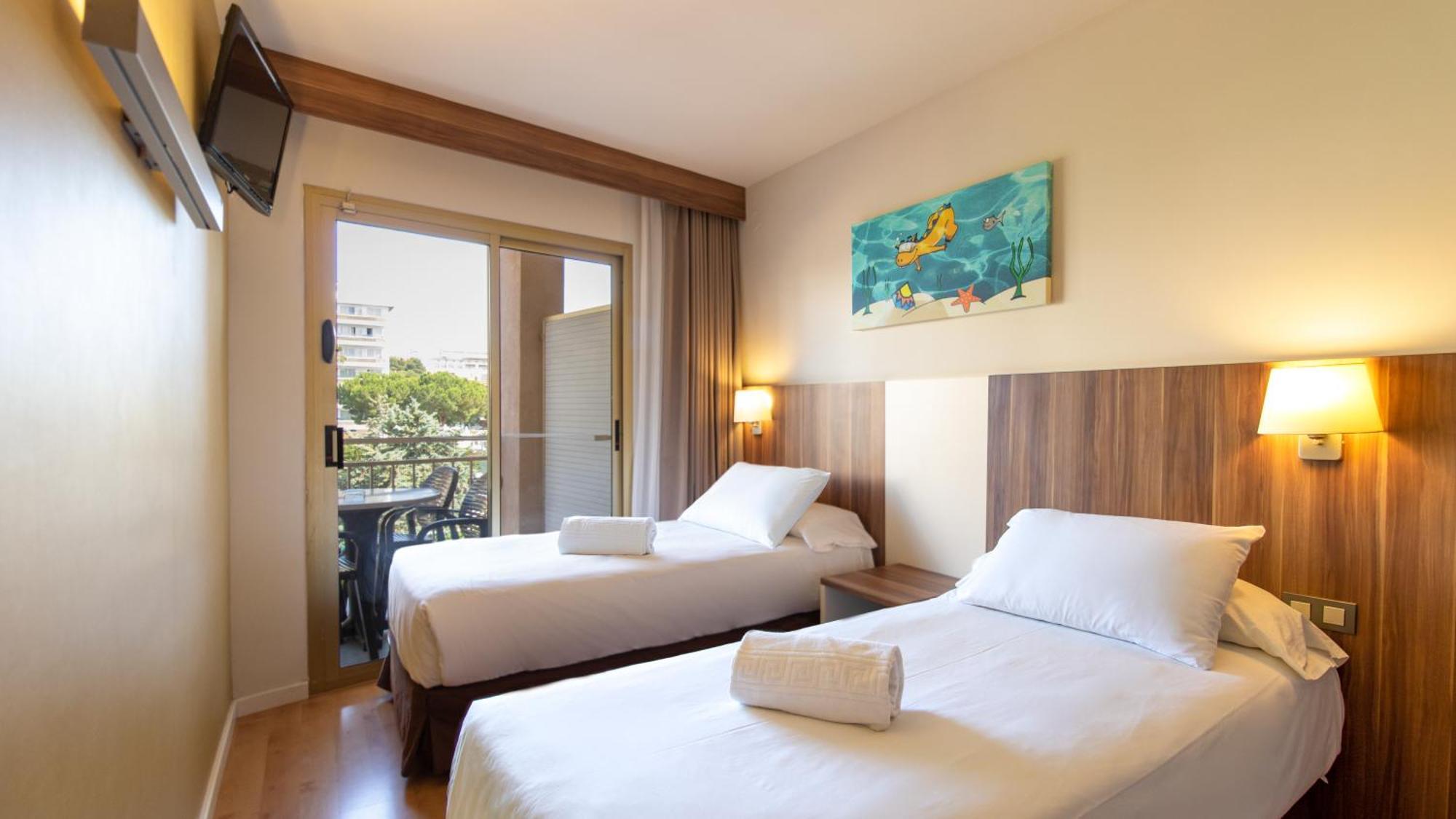 Golden Avenida Family Suites 4* Salou Eksteriør billede