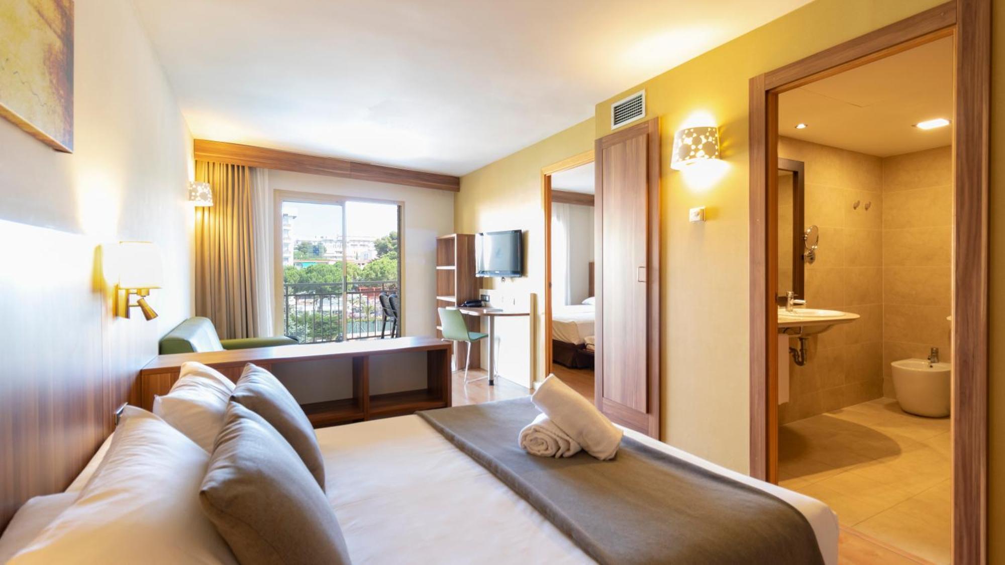 Golden Avenida Family Suites 4* Salou Eksteriør billede
