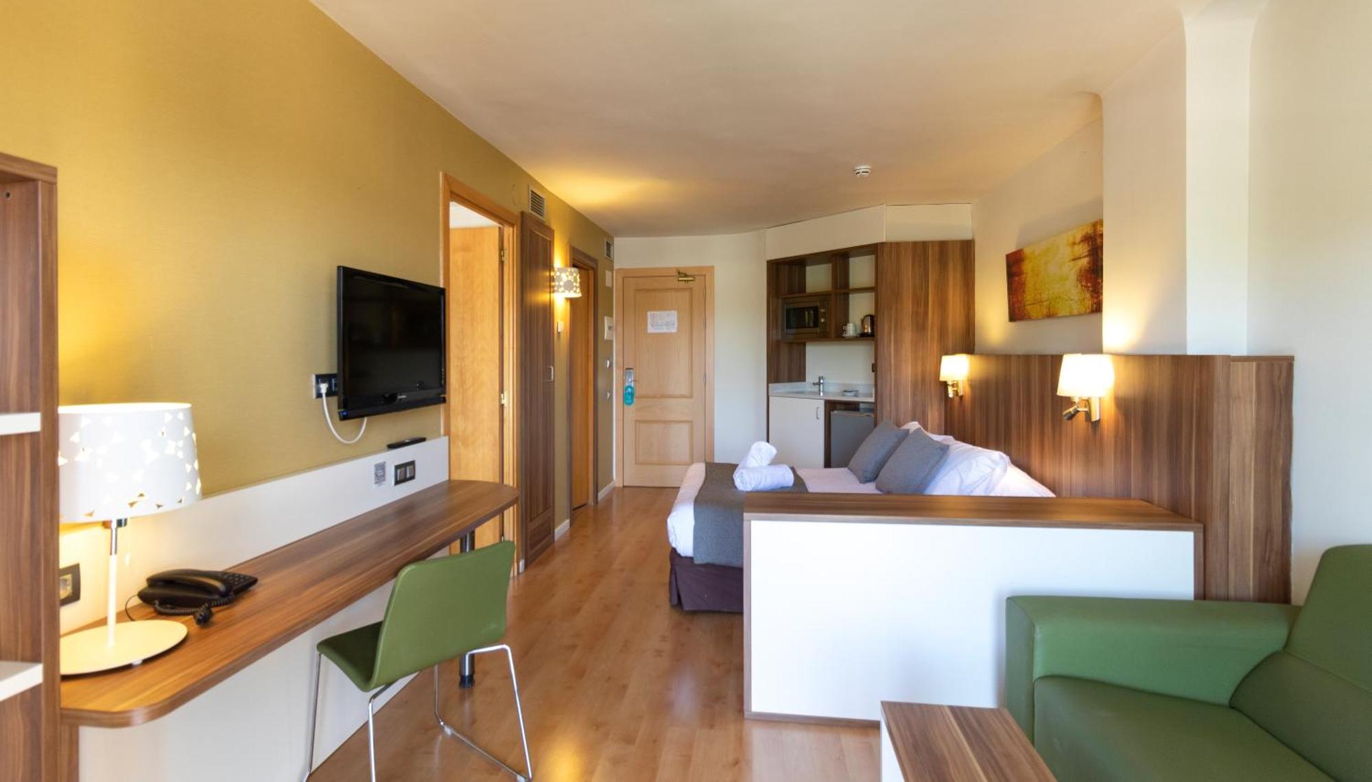 Golden Avenida Family Suites 4* Salou Eksteriør billede