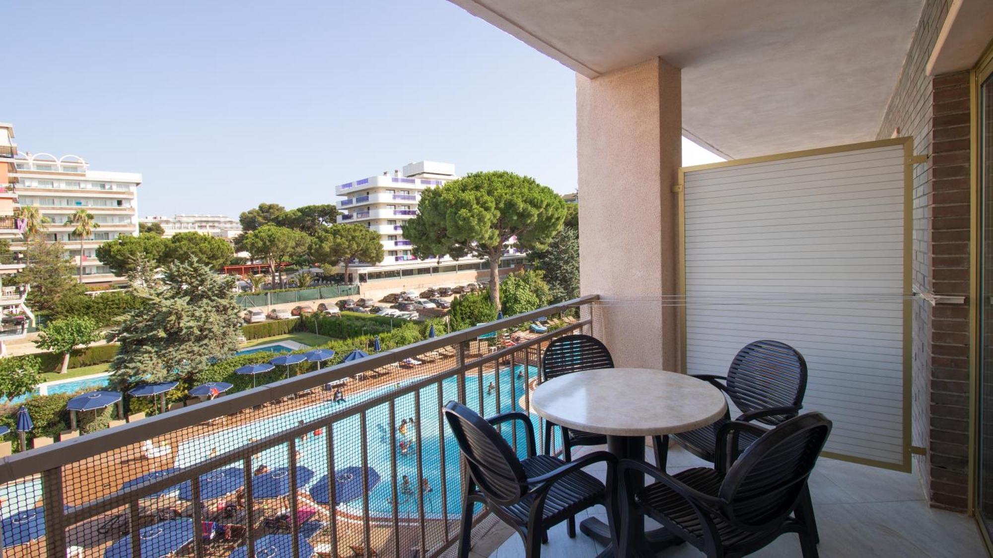Golden Avenida Family Suites 4* Salou Eksteriør billede
