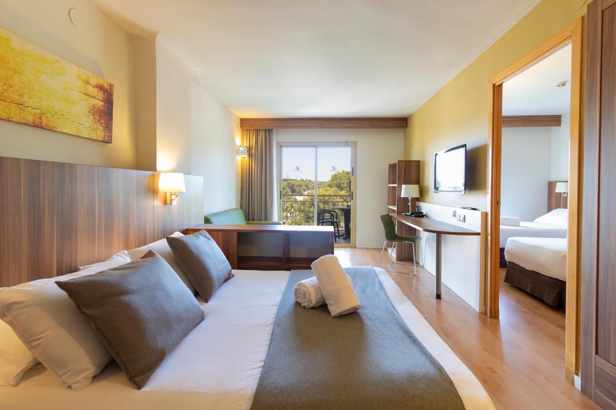 Golden Avenida Family Suites 4* Salou Eksteriør billede