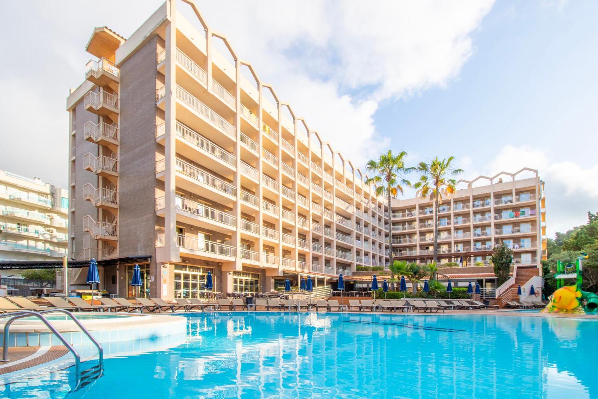 Golden Avenida Family Suites 4* Salou Eksteriør billede