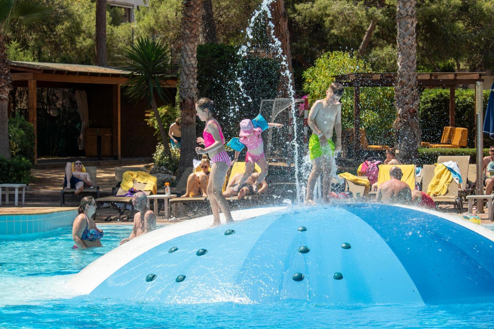 Golden Avenida Family Suites 4* Salou Eksteriør billede