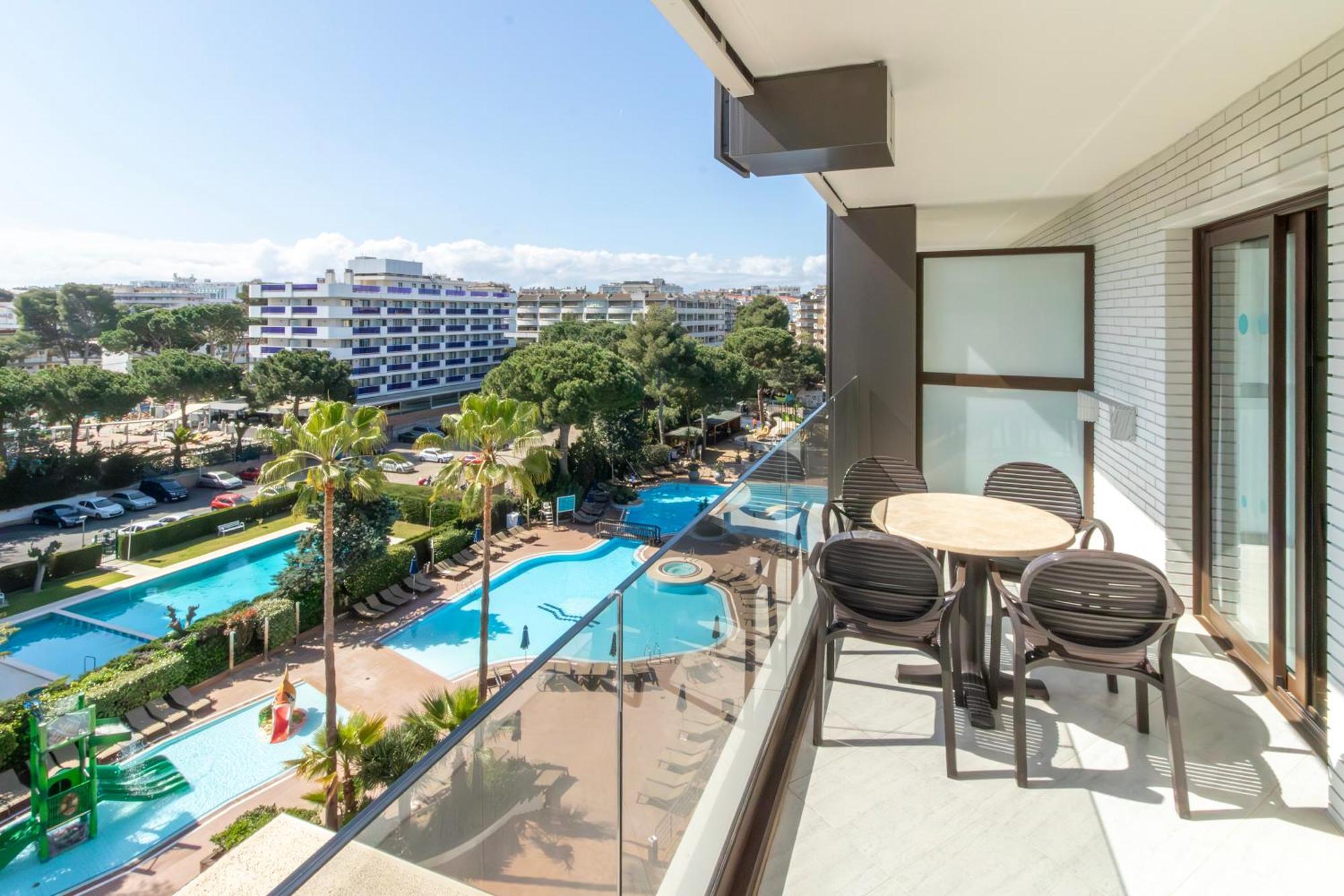 Golden Avenida Family Suites 4* Salou Eksteriør billede