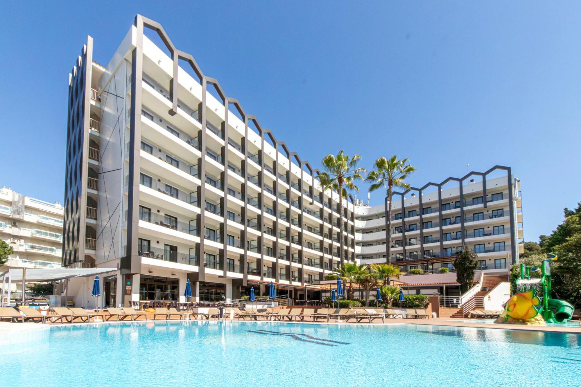 Golden Avenida Family Suites 4* Salou Eksteriør billede