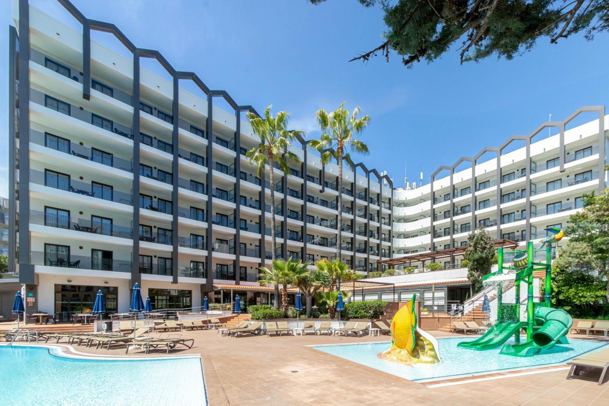 Golden Avenida Family Suites 4* Salou Eksteriør billede