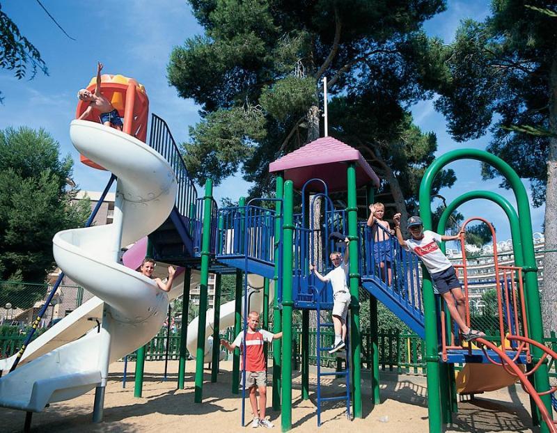 Golden Avenida Family Suites 4* Salou Eksteriør billede